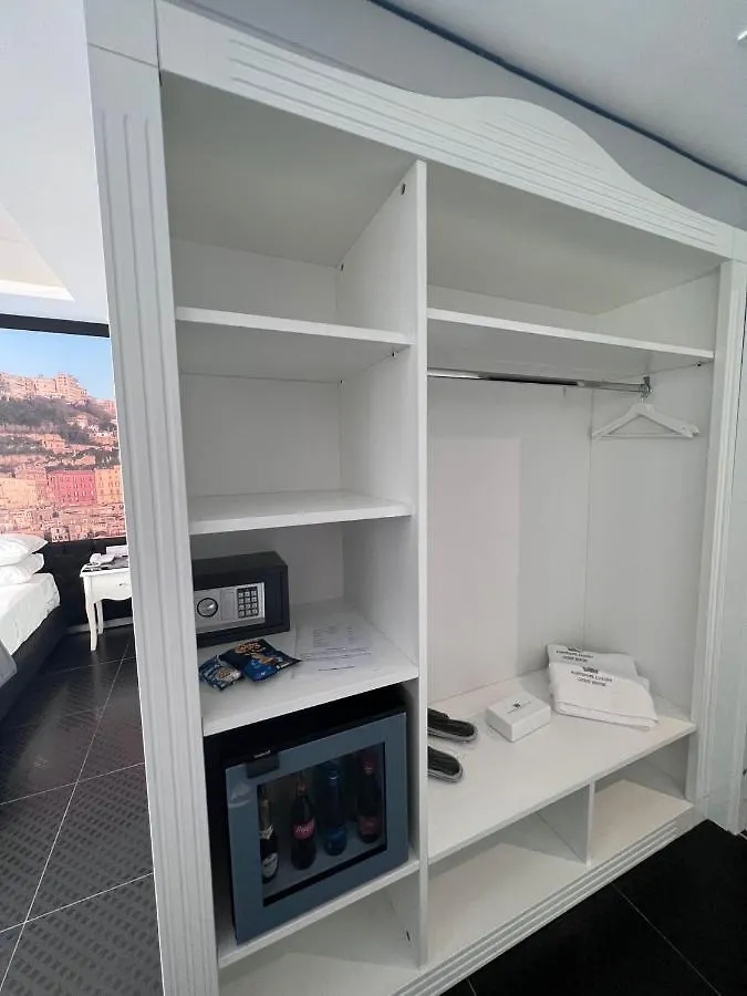 Partenope Luxury Guest House Neapel Italien